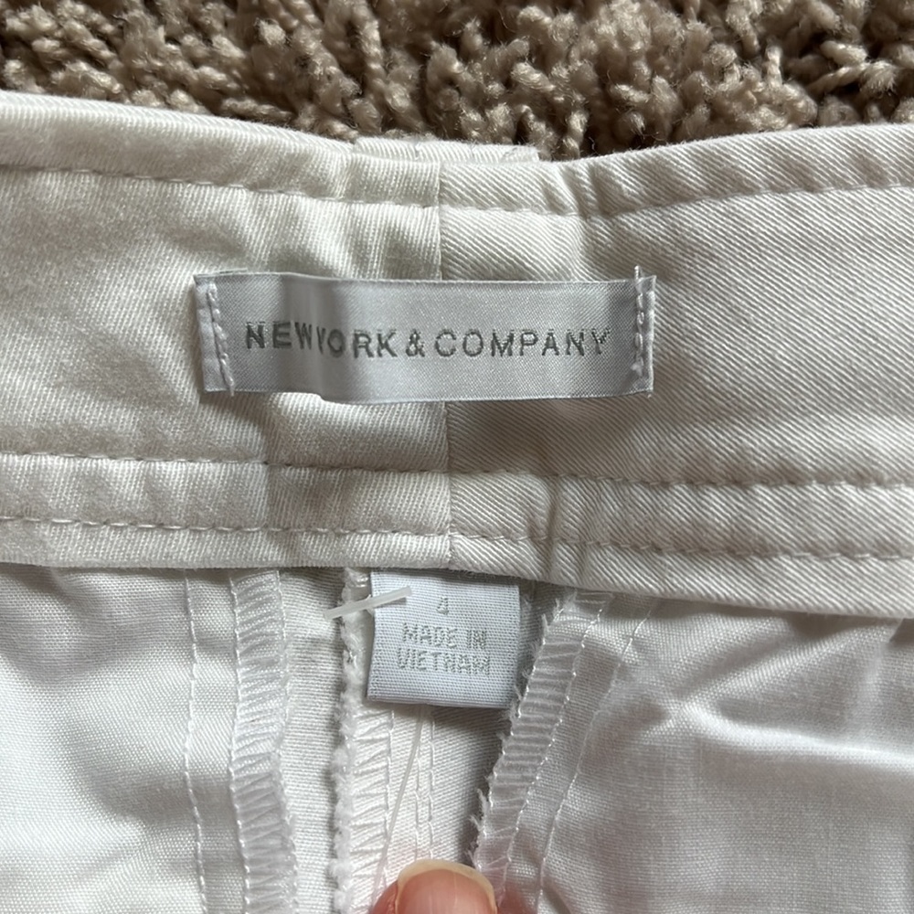 New York & Company white shorts - Picture 5 of 9